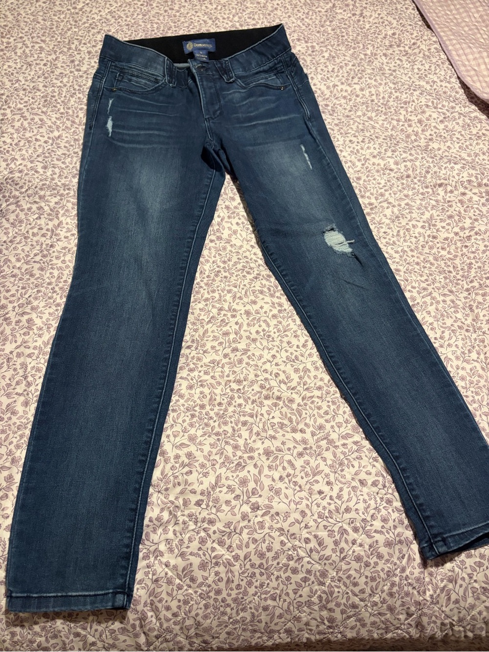Democracy Women’s Dark Blue Distressed Skinny Jeans